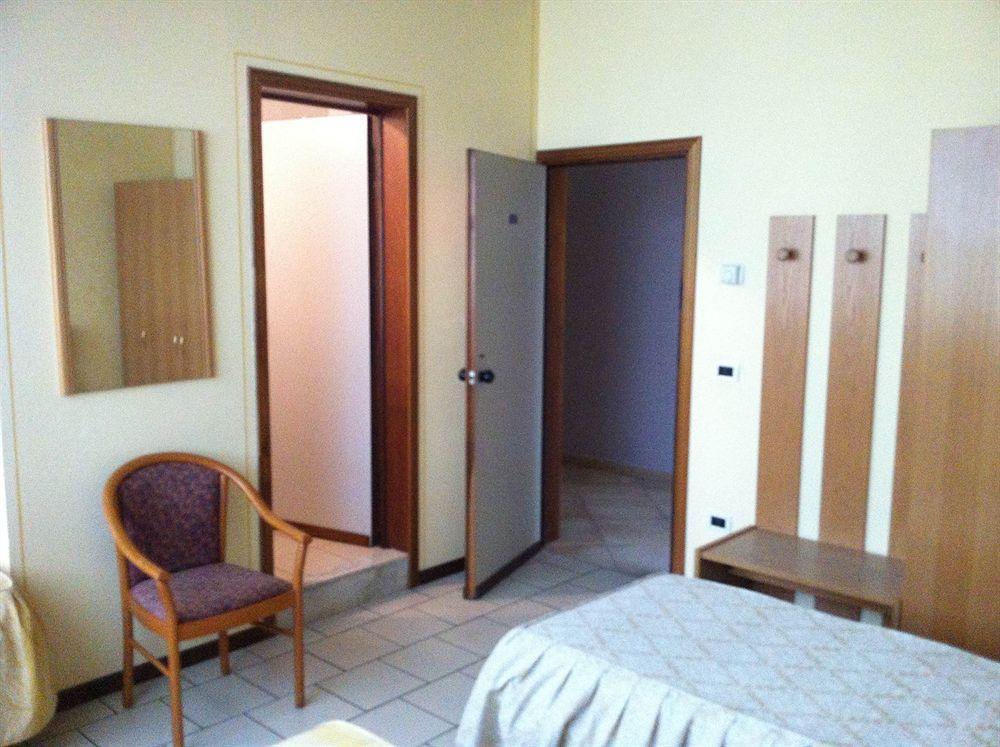 Hotel Cristallo Barga Fornaci di Barga Екстериор снимка