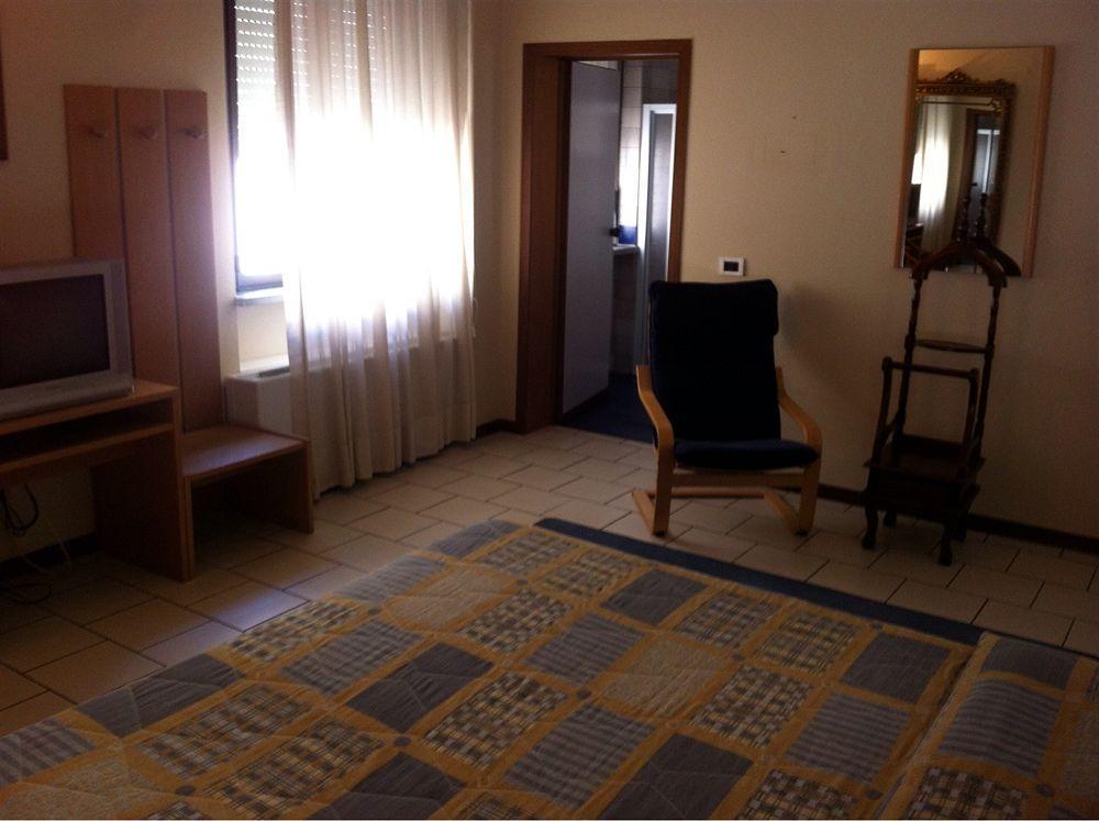 Hotel Cristallo Barga Fornaci di Barga Екстериор снимка