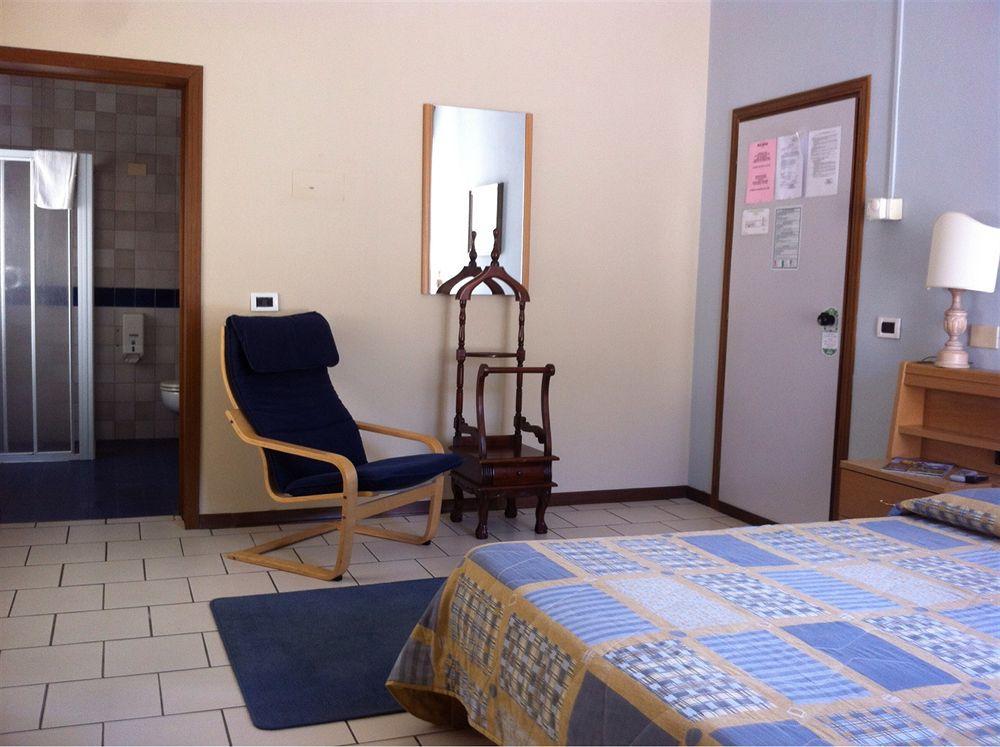 Hotel Cristallo Barga Fornaci di Barga Екстериор снимка