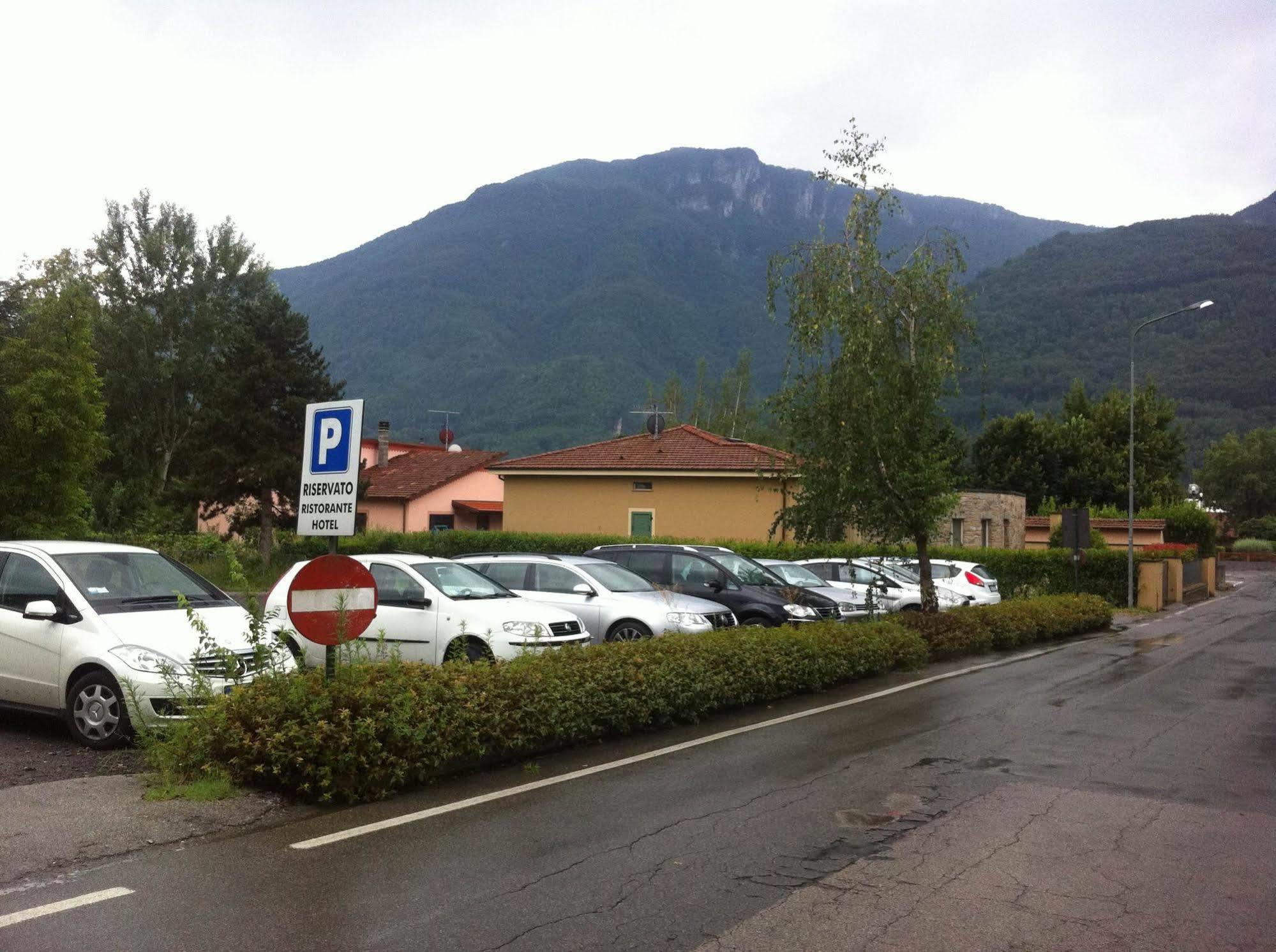 Hotel Cristallo Barga Fornaci di Barga Екстериор снимка